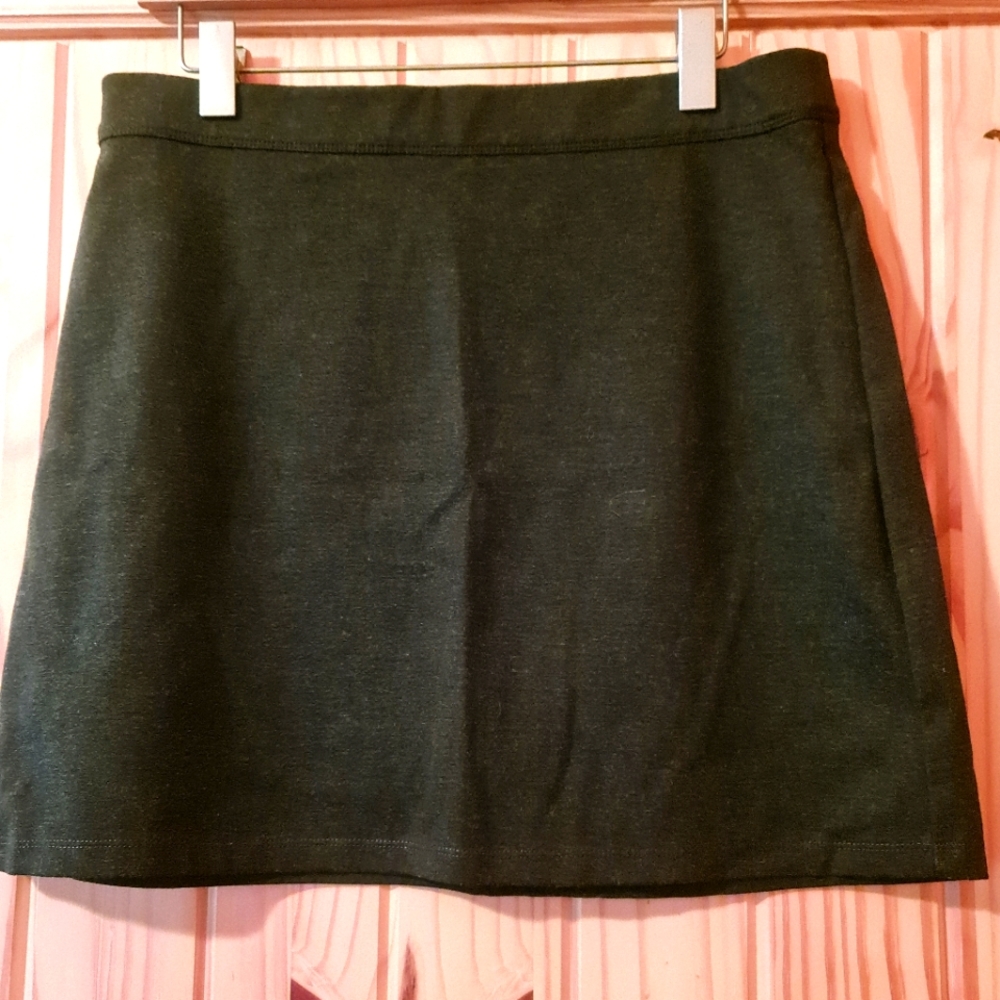 Max Studio A Line Stretch Mid-Weight Heathered Gray Skirt EUC Size L